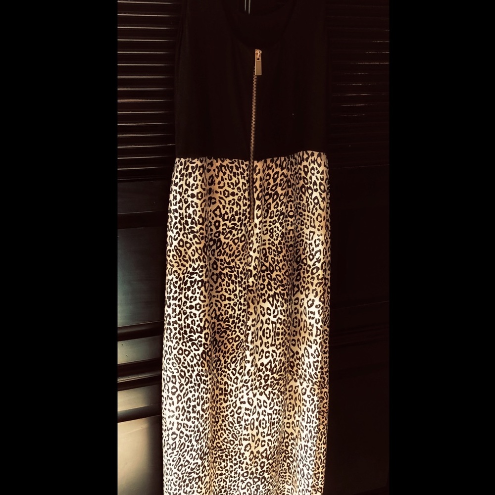 Vince Camuto dress. 🌸